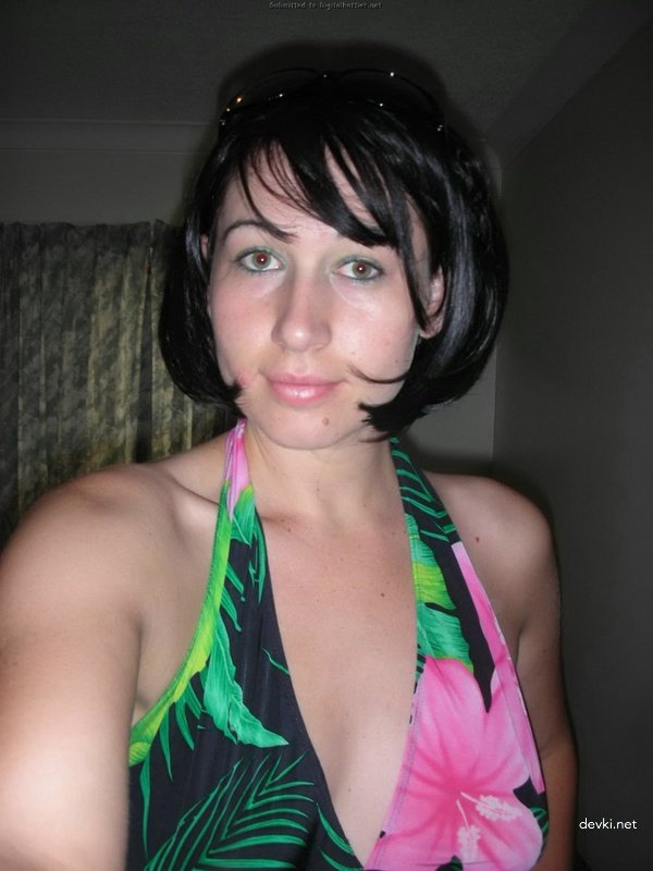 Explicit Nude Photos of Brunette Amateur - Intimate Naked Shots