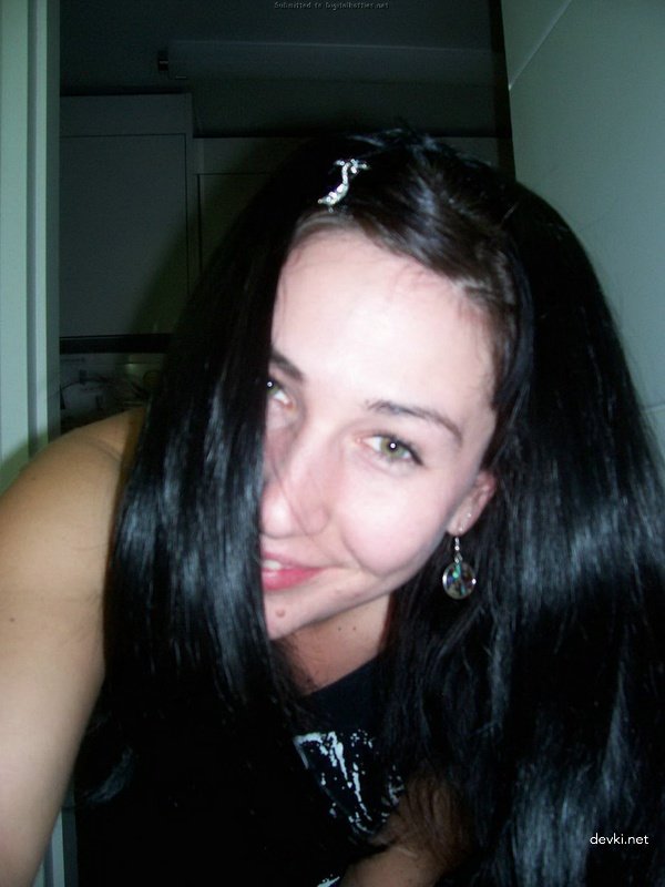 Explicit Nude Photos of Brunette Amateur - Intimate Naked Shots