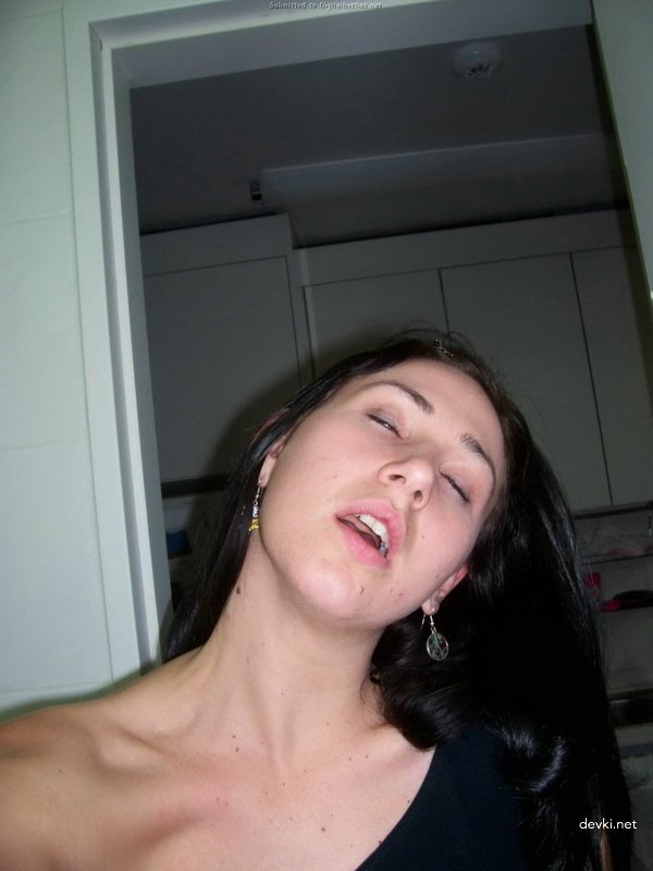 Explicit Nude Photos of Brunette Amateur - Intimate Naked Shots