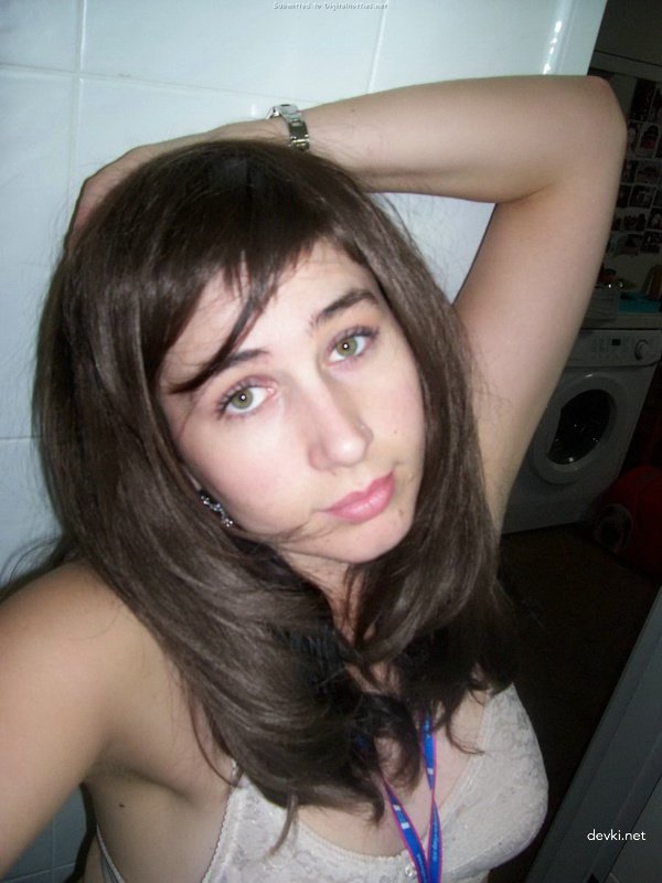 Explicit Nude Photos of Brunette Amateur - Intimate Naked Shots