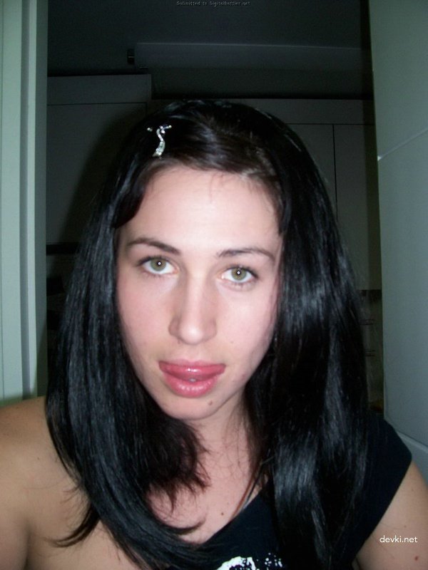 Explicit Nude Photos of Brunette Amateur - Intimate Naked Shots