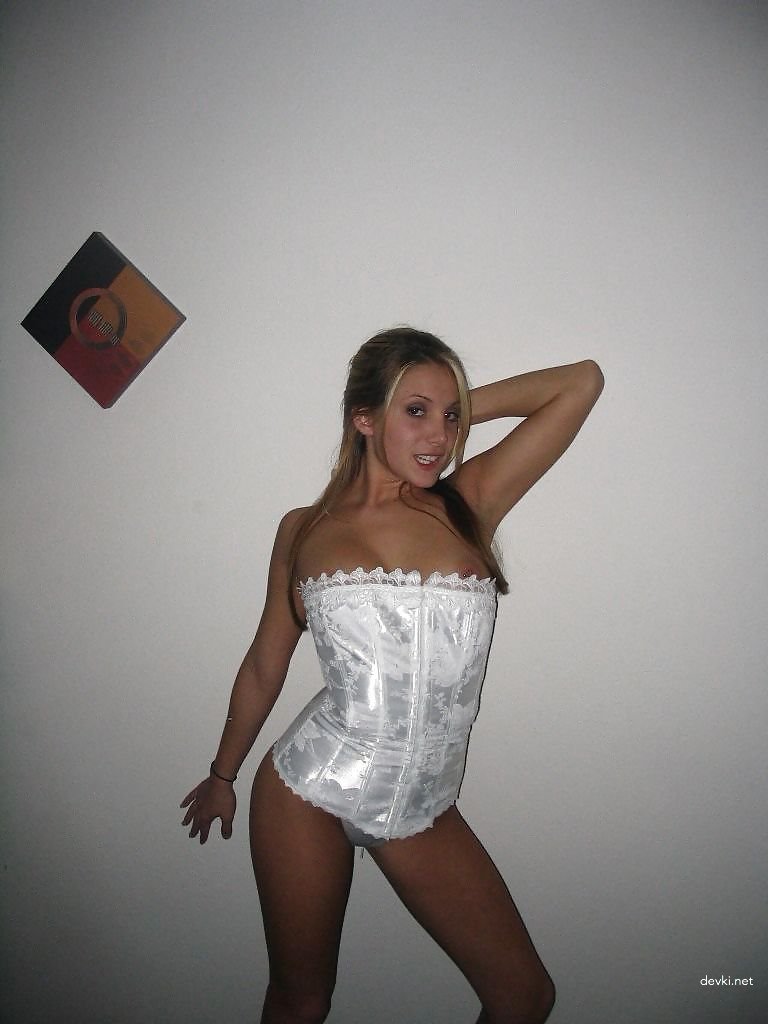 Private Photo of Girl in Lingerie: Explicit Amateur Shot