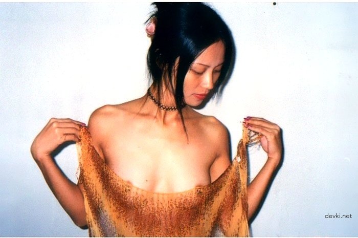 Explicit Asian Amateur Erotica: Seductive Photos of Cute Asian Girl