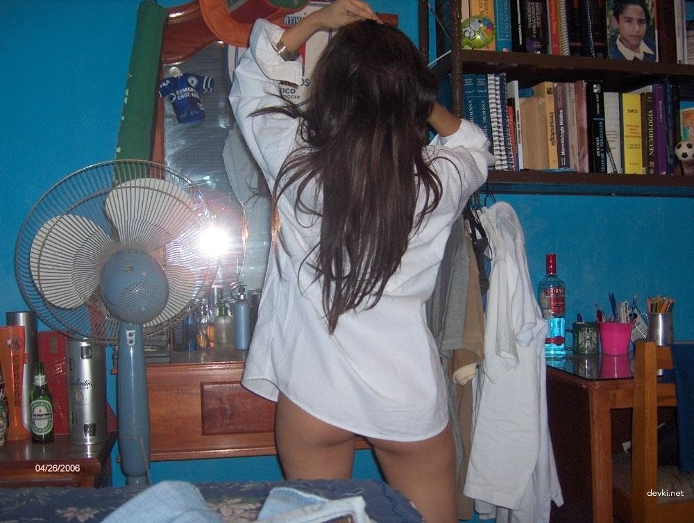 Skinny Nude Teen Girl XXX Photo