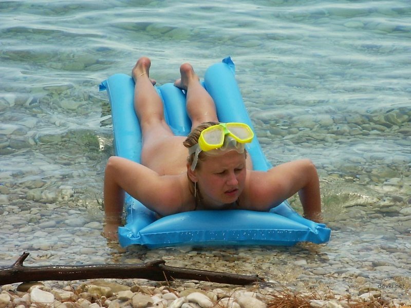 Hot Young Wife Gives Husband Blowjob - Explicit Amateur Oral Sex