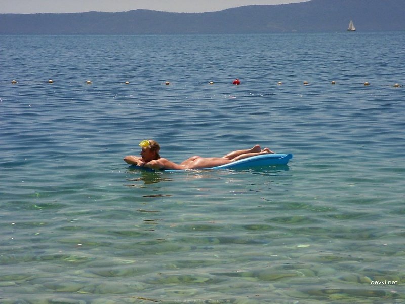 Hot Young Wife Gives Husband Blowjob - Explicit Amateur Oral Sex