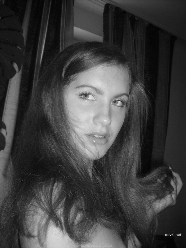 Private Pics of Juicy Provincial Girl: Explicit Amateur Photos