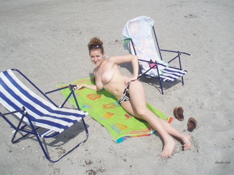 Exposed Girlfriend Stripping on Vacation for Camera - Explicit Amateur Porn