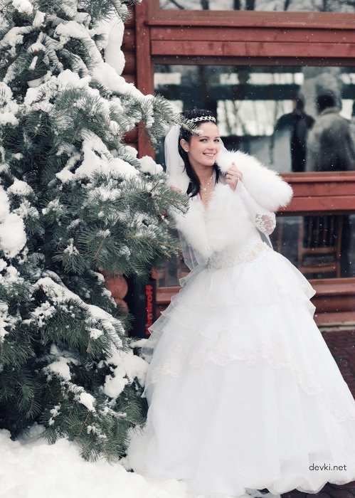 Sexy Naked Bride Amateur Photo Shoot: Explicit and Bold