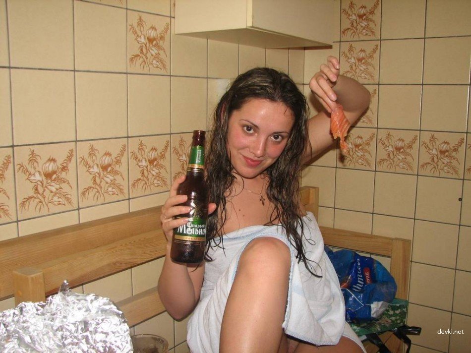 Teen Girl Shares Explicit Porn Pics - Hot Amateur Photos