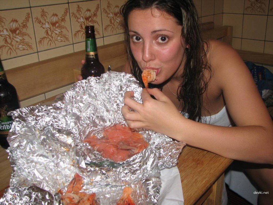 Teen Girl Shares Explicit Porn Pics - Hot Amateur Photos