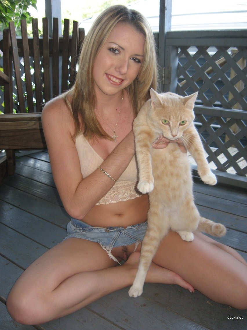 Amateur Home Erotica of Sweet Girl - Explicit Homemade Porn