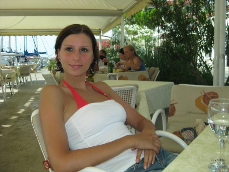 Young Couple Vacation Sex Tape: Explicit Amateur Photo Shoot