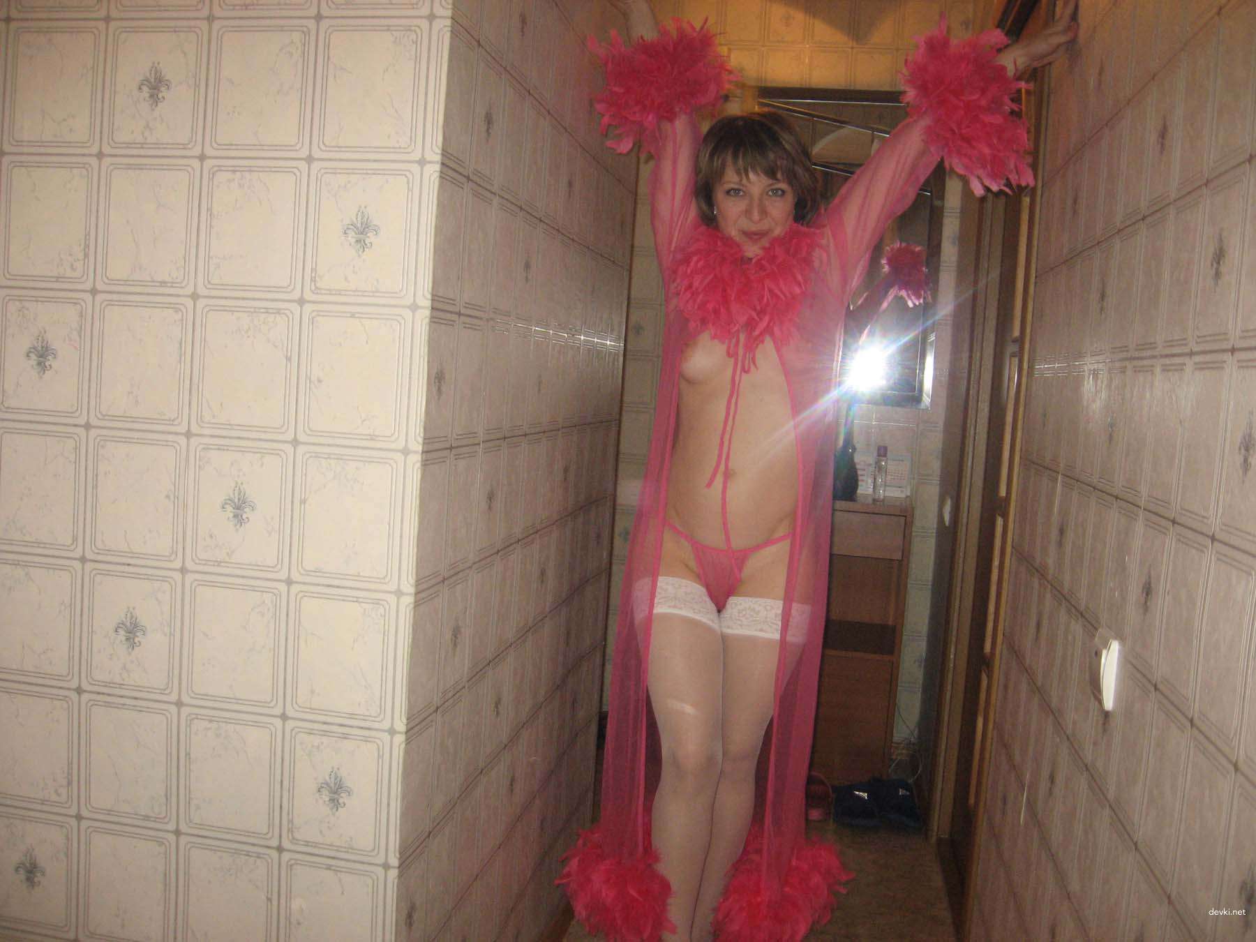Mature Lady Amateur Photo: Explicit MILF Pics for Adults