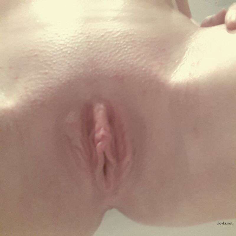Send Nudes: Amateur Intimate Photos - Explicit & Bold!