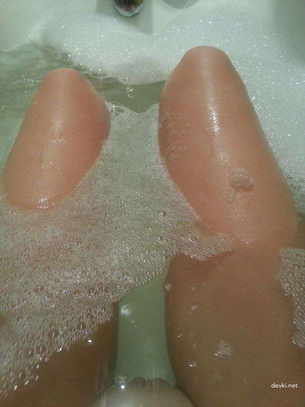 Send Nudes: Amateur Intimate Photos - Explicit & Bold!