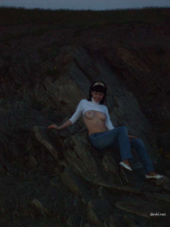 Hot Pussy with Great Tits Shows Herself Naked
