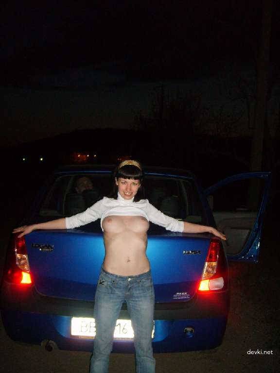 Hot Pussy with Great Tits Shows Herself Naked