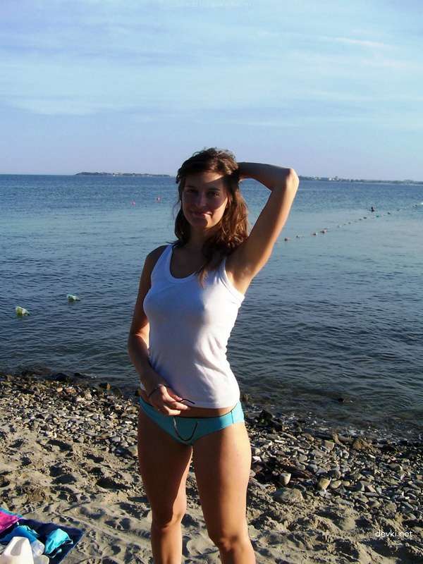 Private Vacation Photos: Explicit Amateur Shots from Holiday