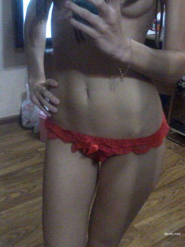 Amateur Explicit Photo of Modest Girl - Private and Sensual Selfies