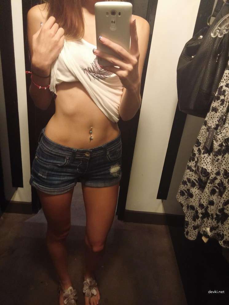 Young Girl Takes Erotic Selfies: Explicit Amateur Photos