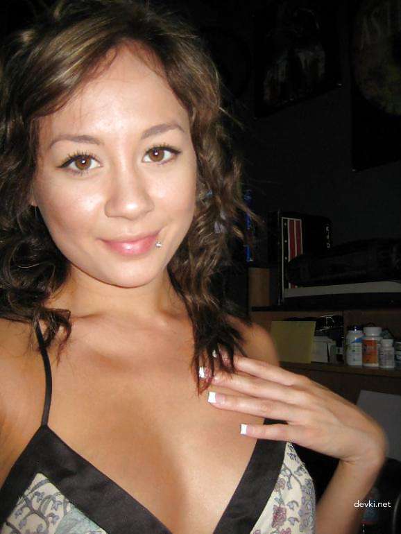 Private Erotic Photos of Cute Girl - Explicit Amateur Nudes