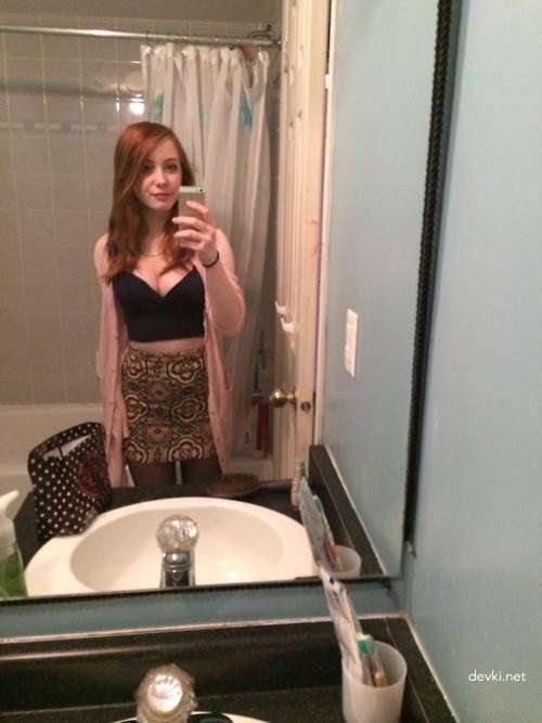 Seductive Redhead Posing in Front of Mirror: Amateur Explicit Photo
