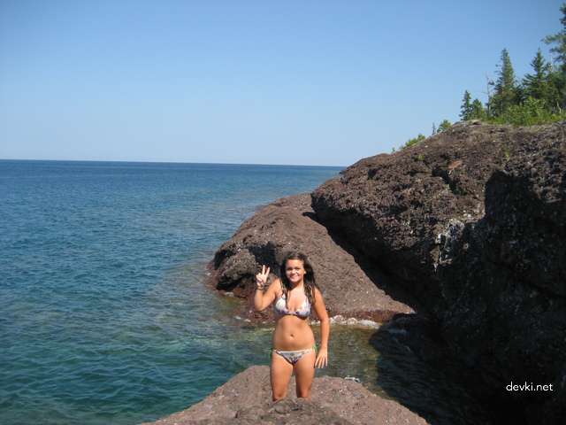 Private Vacation Girl Amateur Photo: Explicit Beach Bikini Picture