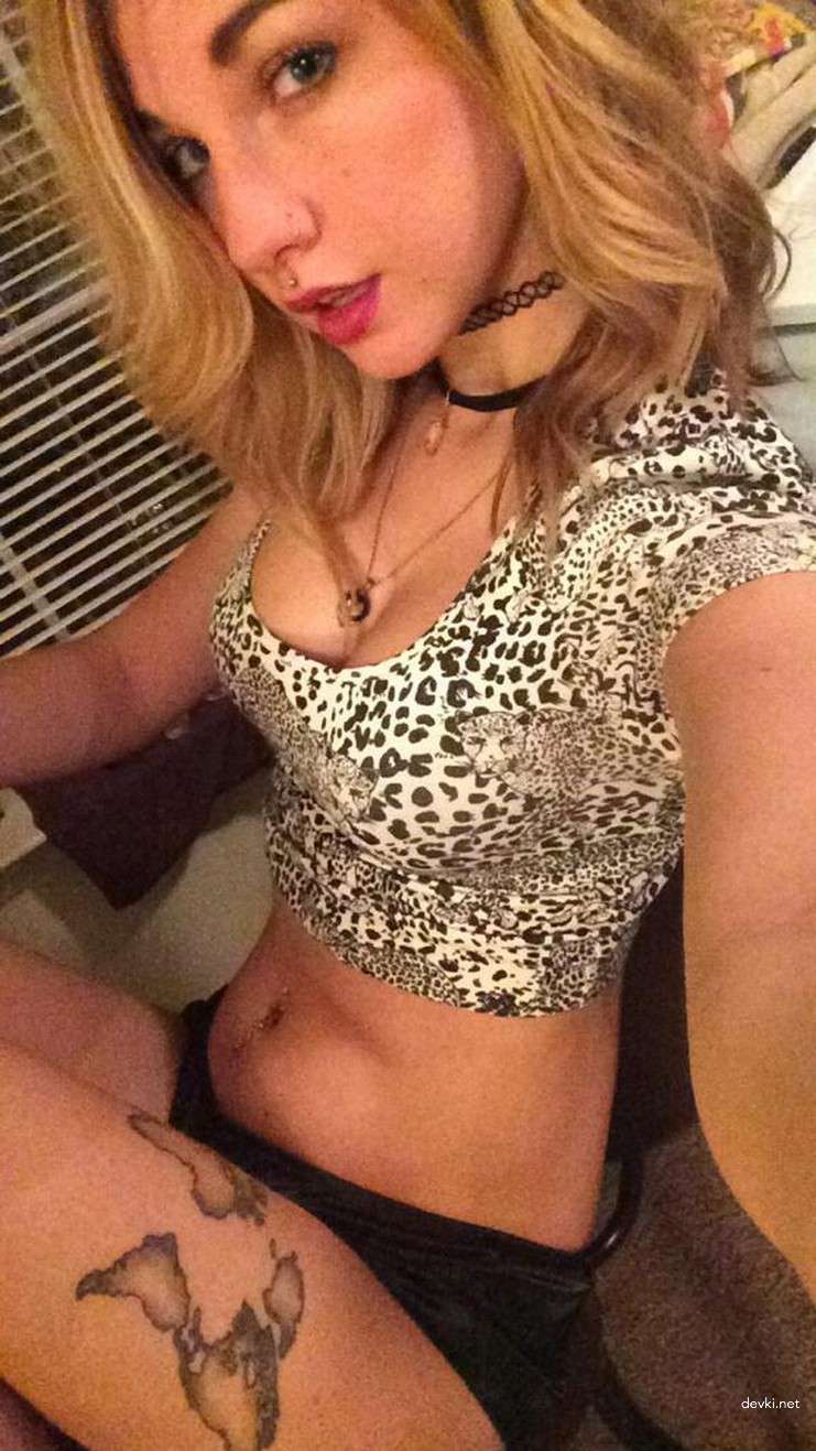 Explicit Homemade Photos: Unfiltered Amateur Nudes and Intimate Moments