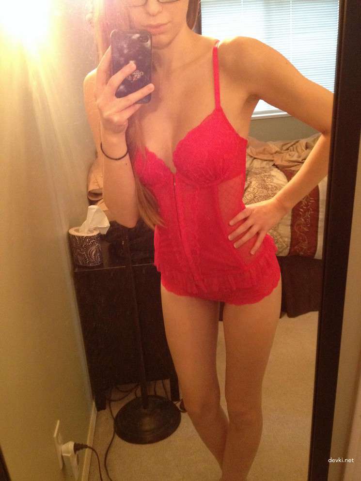 Explicit Redhead Teen Nude Amateur Photo Shoot