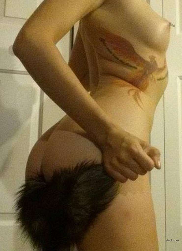 Naked Slut with Tail in Ass - Explicit Amateur Photo Collection