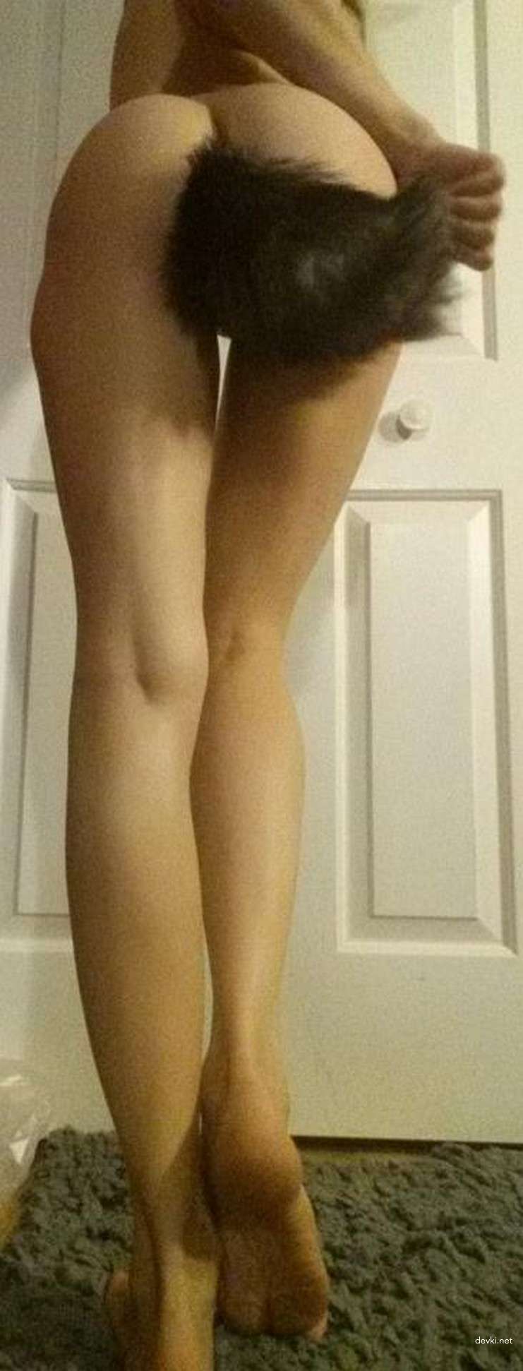 Naked Slut with Tail in Ass - Explicit Amateur Photo Collection