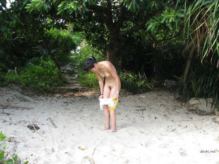 Sensual Asian Amateur Erotica: Private and Explicit Photos