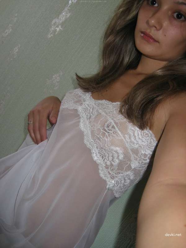 Private Amateur Photos of Sexy Cutie: Explicit and Unfiltered!