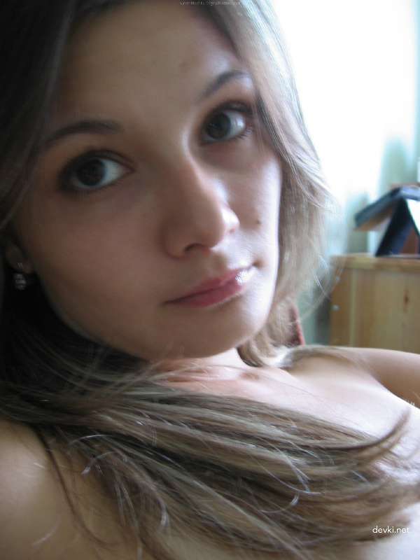 Private Amateur Photos of Sexy Cutie: Explicit and Unfiltered!