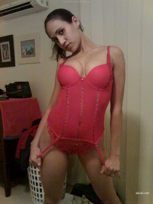 Explicit Personal Photos of Sexy Amateur Babe - Intimate XXX Pics