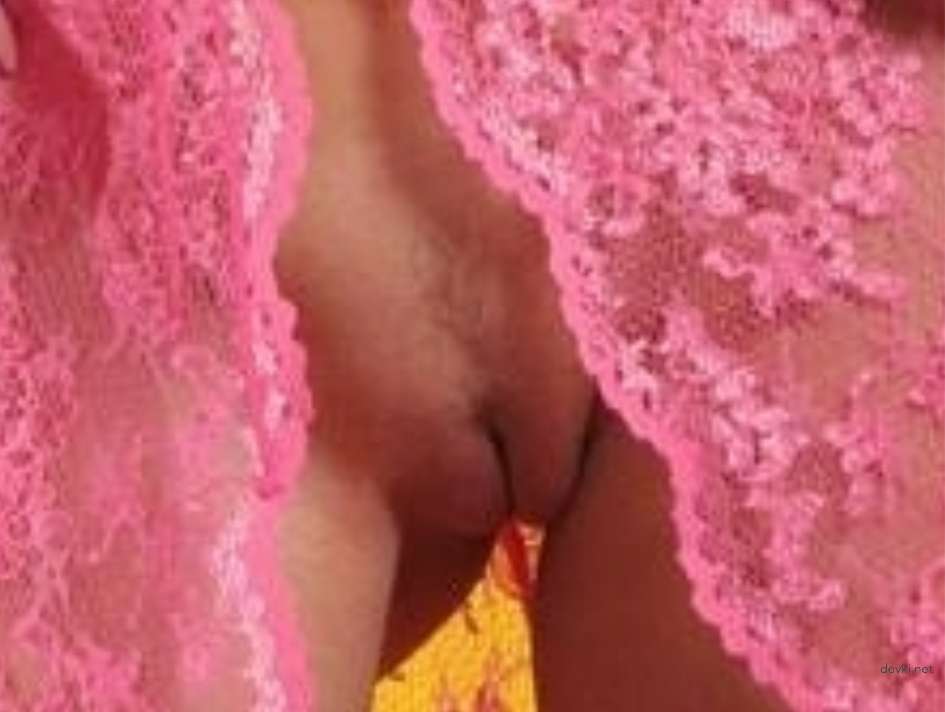 Explicit Blonde with Big Ass Naked Amateur Photo
