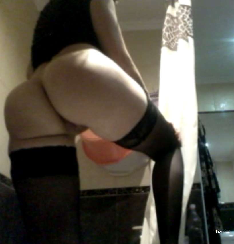Explicit Blonde with Big Ass Naked Amateur Photo