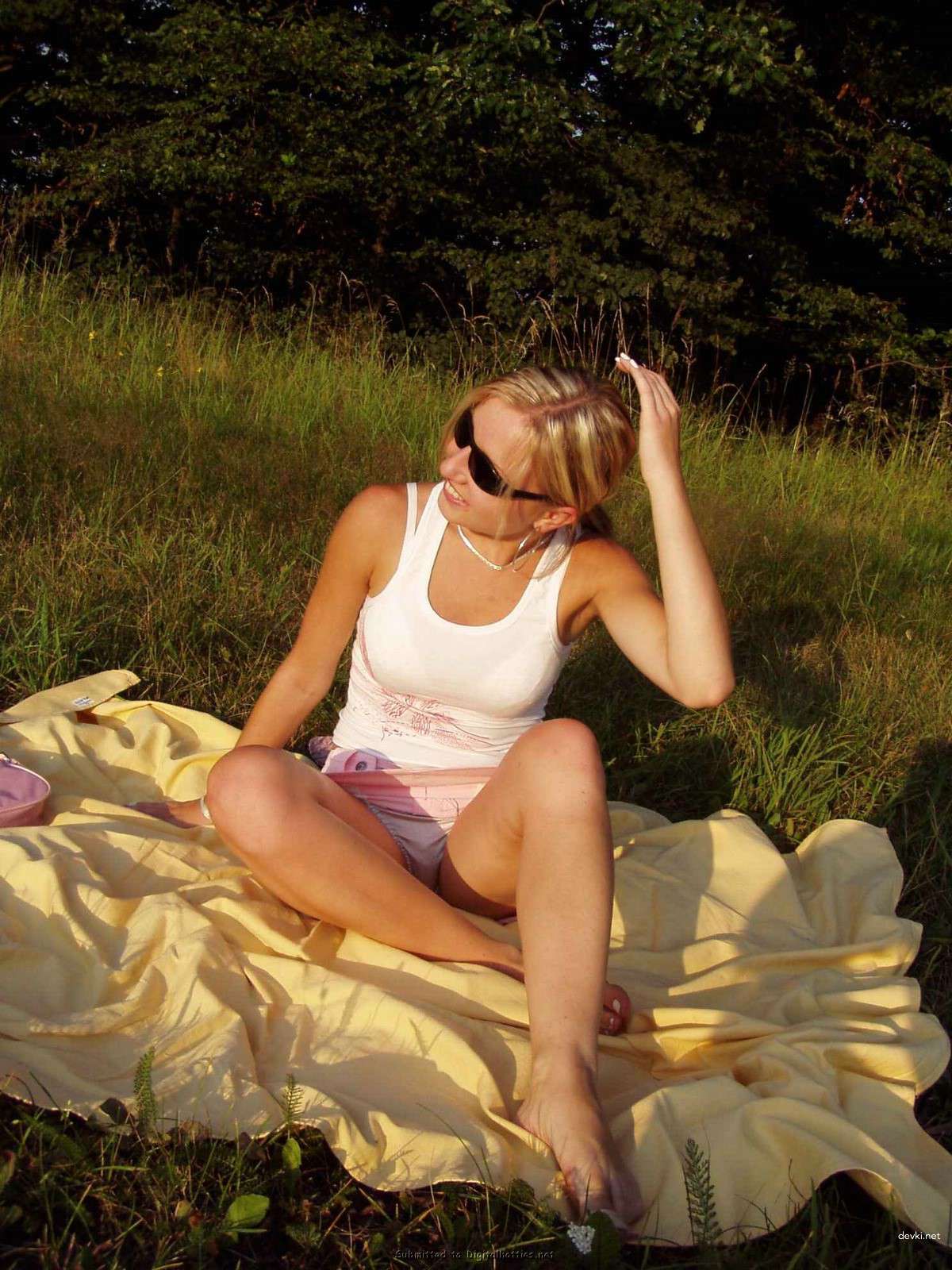 Outdoor Amateur Couple Sex Photo Shoot