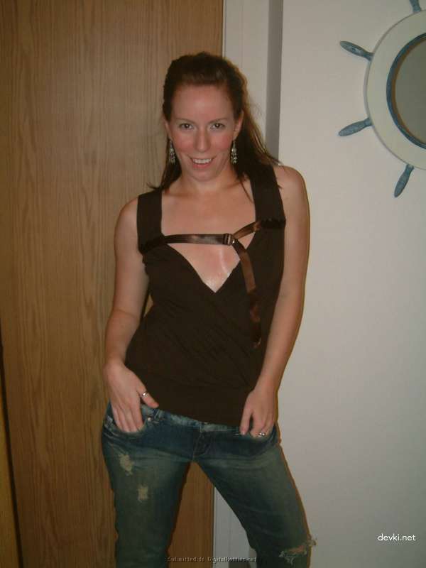 Naked Redhead Woman Amateur Nude Photo - Explicit and Bold Shot