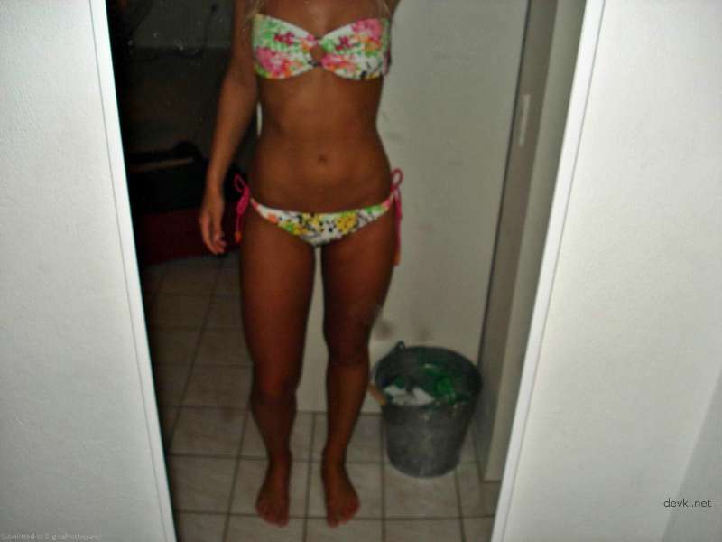 Blonde Amateur Naked Selfie in Mirror - Explicit Nude Photos