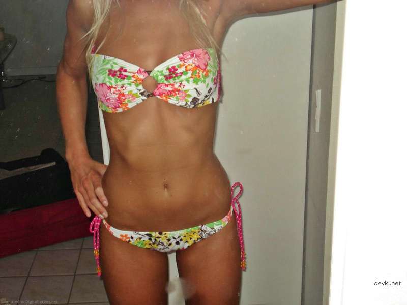 Blonde Amateur Naked Selfie in Mirror - Explicit Nude Photos