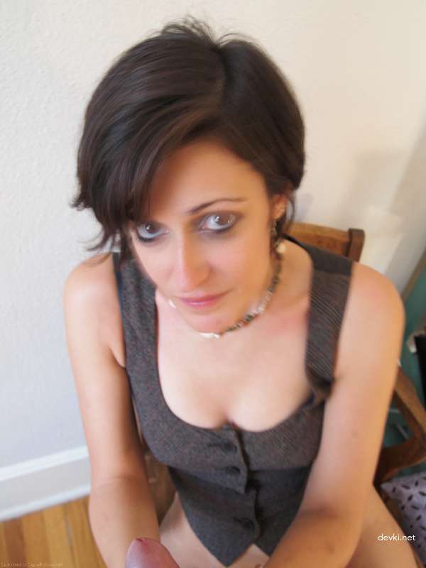 Hot Woman Gives Blowjob on Camera - Explicit Oral Sex Scene