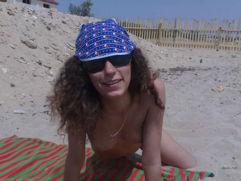Topless Amateur Girl with Amazing Boobs Exposed