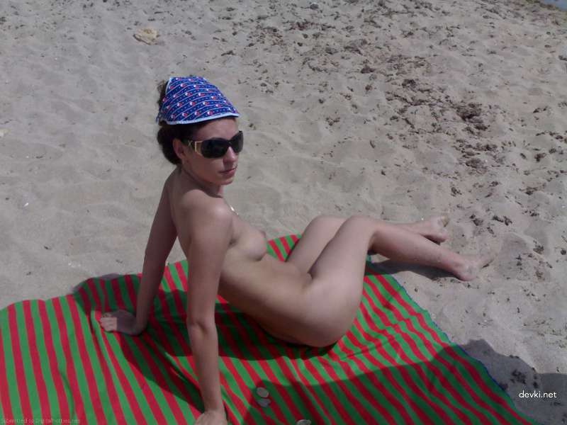 Topless Amateur Girl with Amazing Boobs Exposed