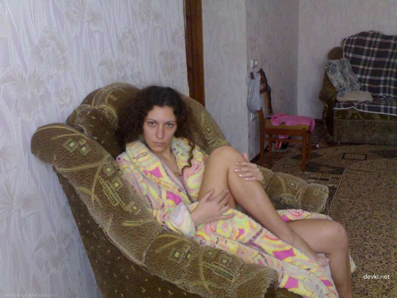 Topless Amateur Girl with Amazing Boobs Exposed