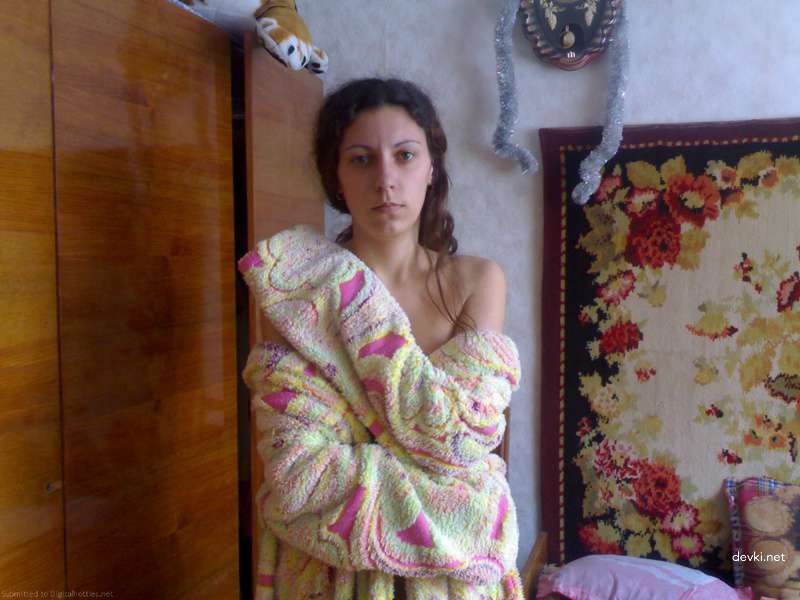 Topless Amateur Girl with Amazing Boobs Exposed