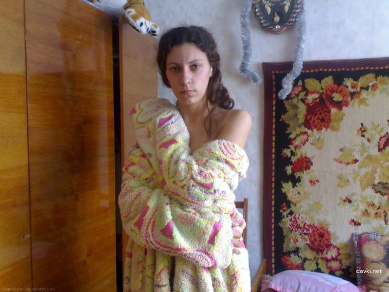 Topless Amateur Girl with Amazing Boobs Exposed