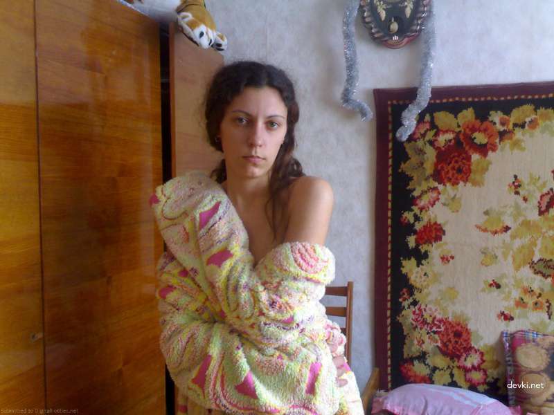 Topless Amateur Girl with Amazing Boobs Exposed