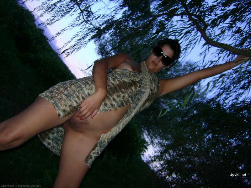 Excited Slut Outdoors: Amateur Babe Gets Naughty in Nature